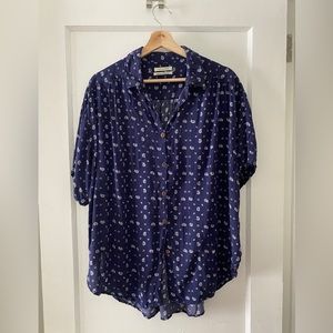 Urban Outfitters navy blue bandana pattern soft button down size Medium